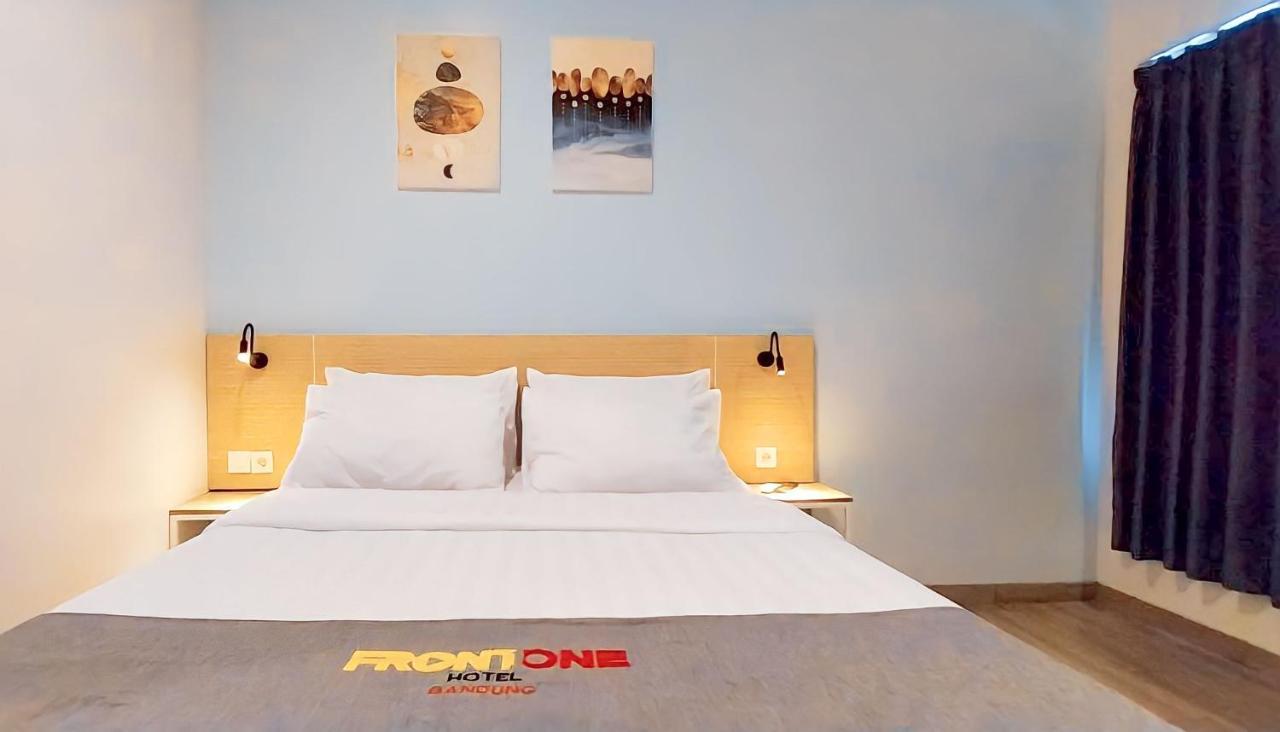 Front One Hotel Pasir Koja Bandung Exterior foto