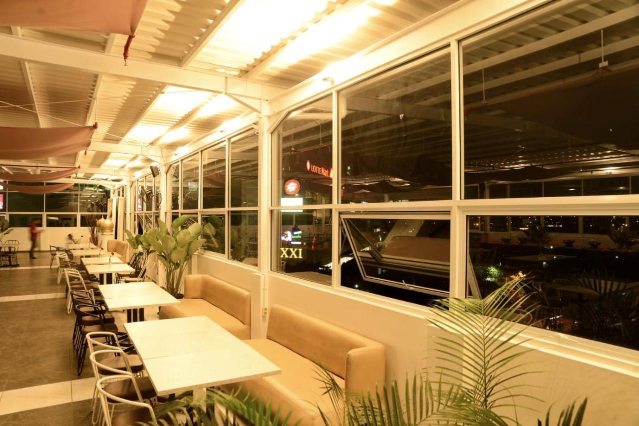 Front One Hotel Pasir Koja Bandung Exterior foto