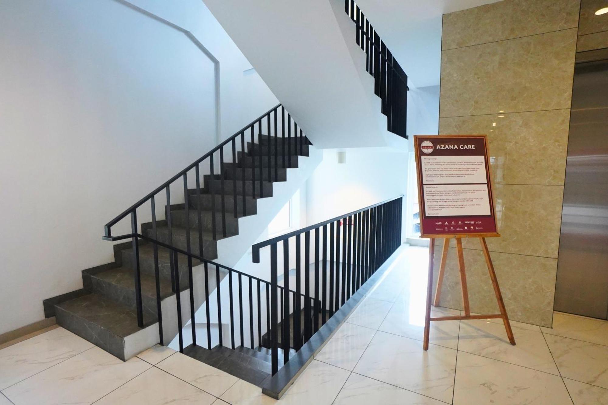 Front One Hotel Pasir Koja Bandung Exterior foto