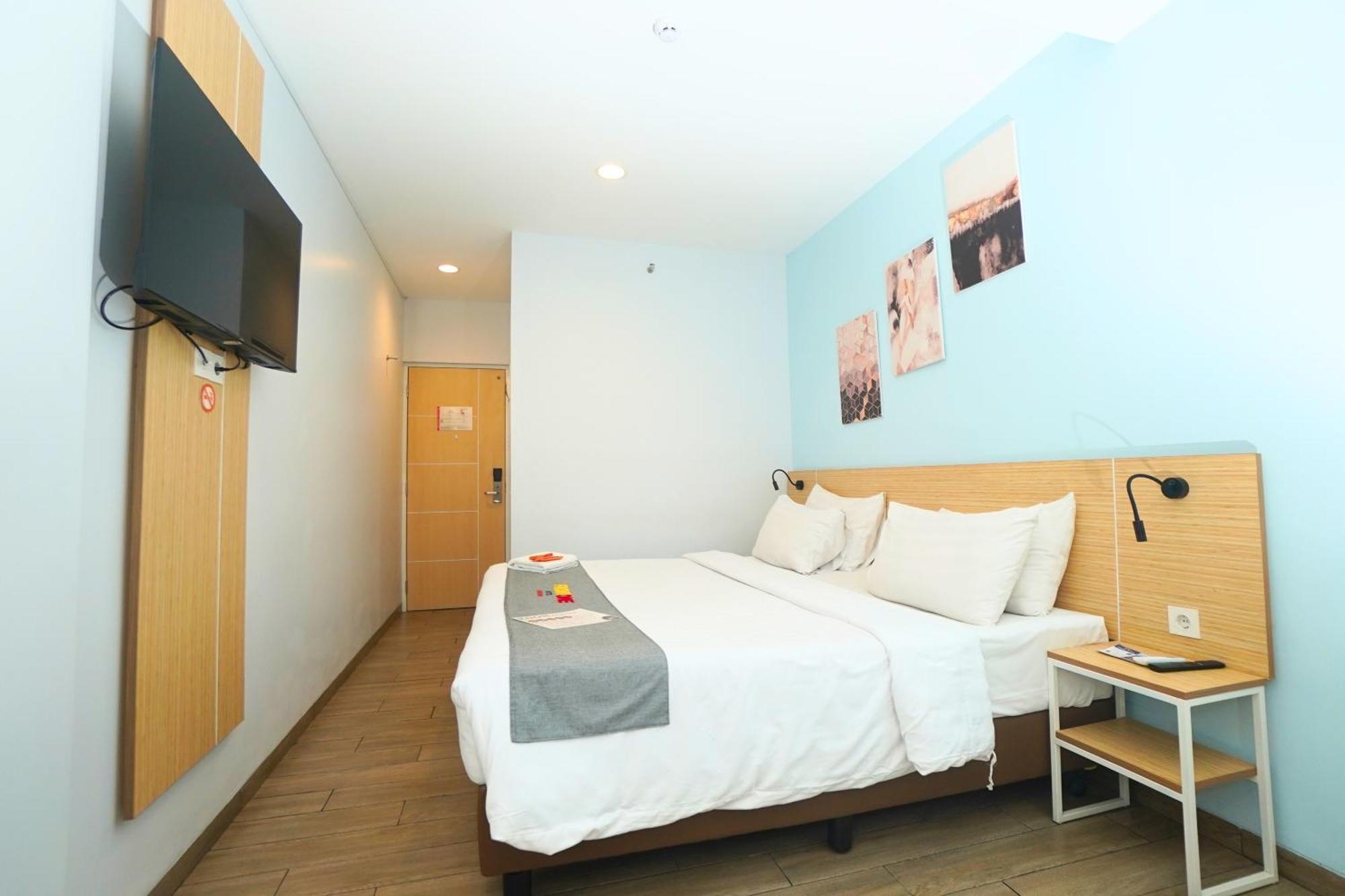 Front One Hotel Pasir Koja Bandung Exterior foto